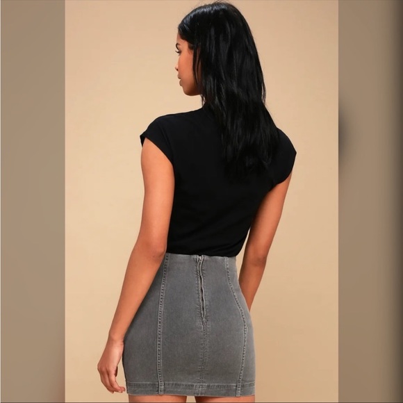 Free People Light Grey Washed / Faded Black Modern Femme Denim Skirt Size 0 - Picture 4 of 12